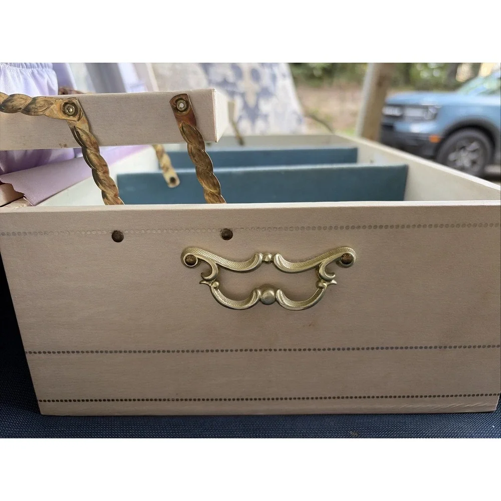 Vintage Ladies Jewelry Box Self Opening Drawer Blue Lavender Velvet Beige MCM